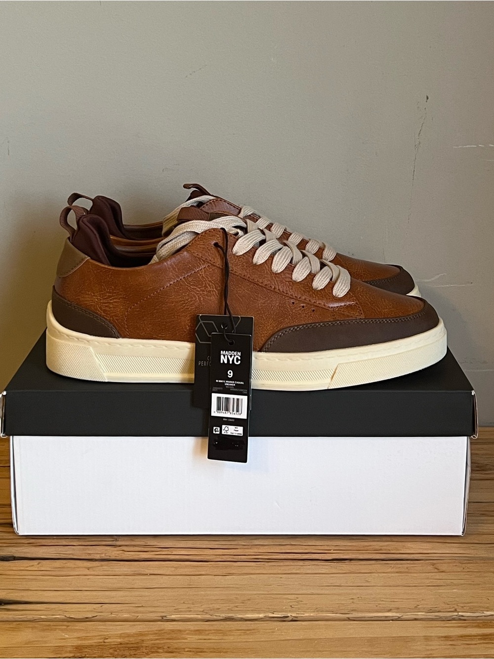 Madden NYC Men's Brown Leather Low-Top Sneakers - Casual Lace-Up size 9